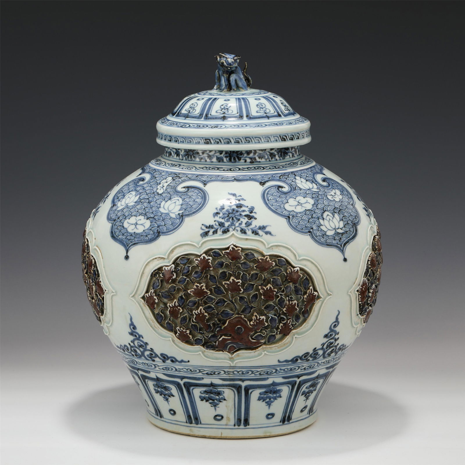A CHINESE BLUE&WHITE UNDERGLAZED RED JAR AND COVER/YUAN (1 of 10)
