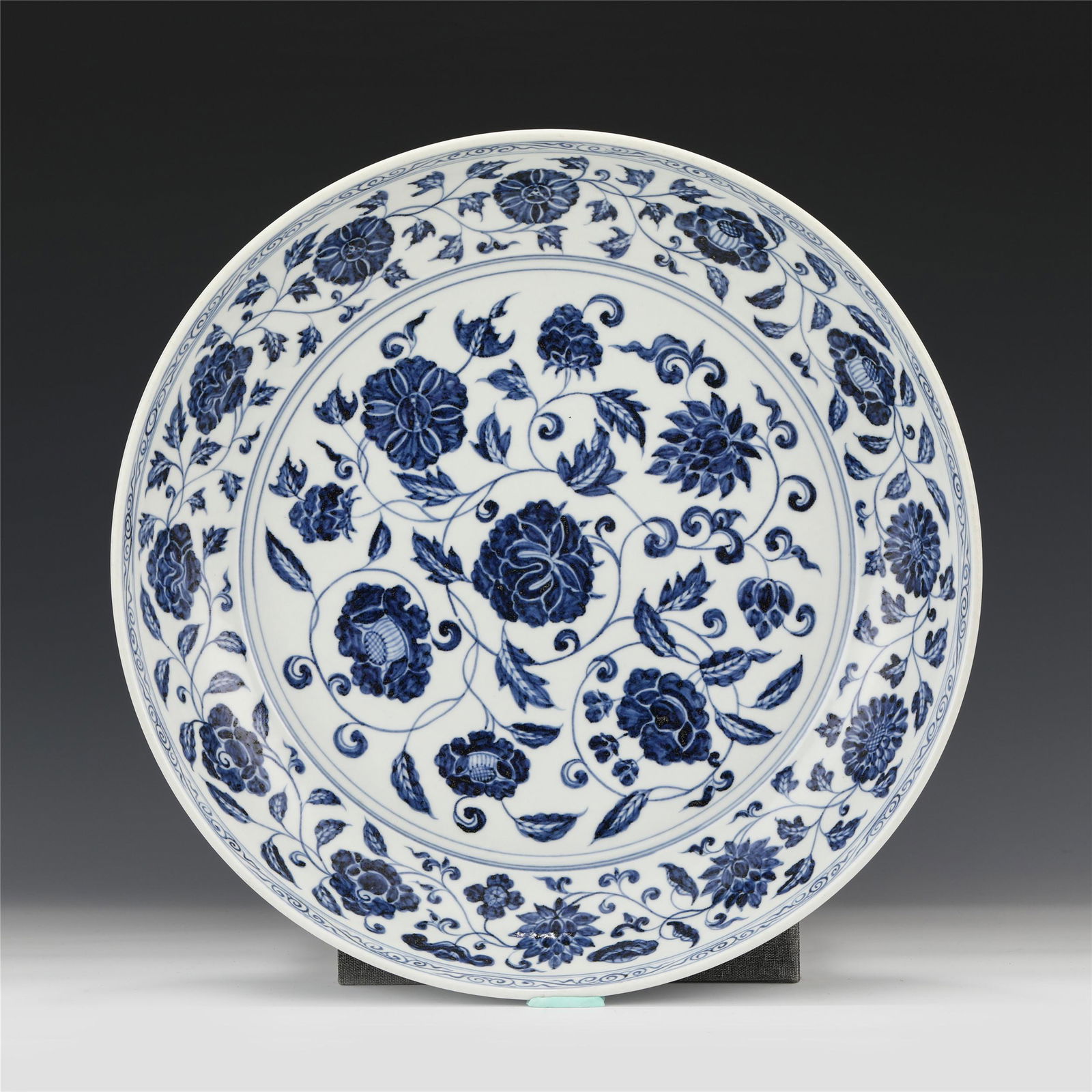 A CHINESE BLUE&WHITE PORCELAIN FLOWER PLATE/MING DYANST (1 of 9)