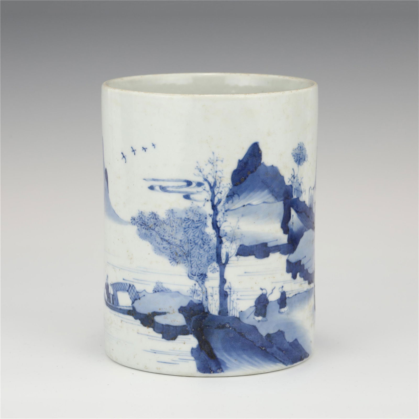 A CHINESE BLUE AND WHITE PORCELAIN BRUSH POT (1 of 8)