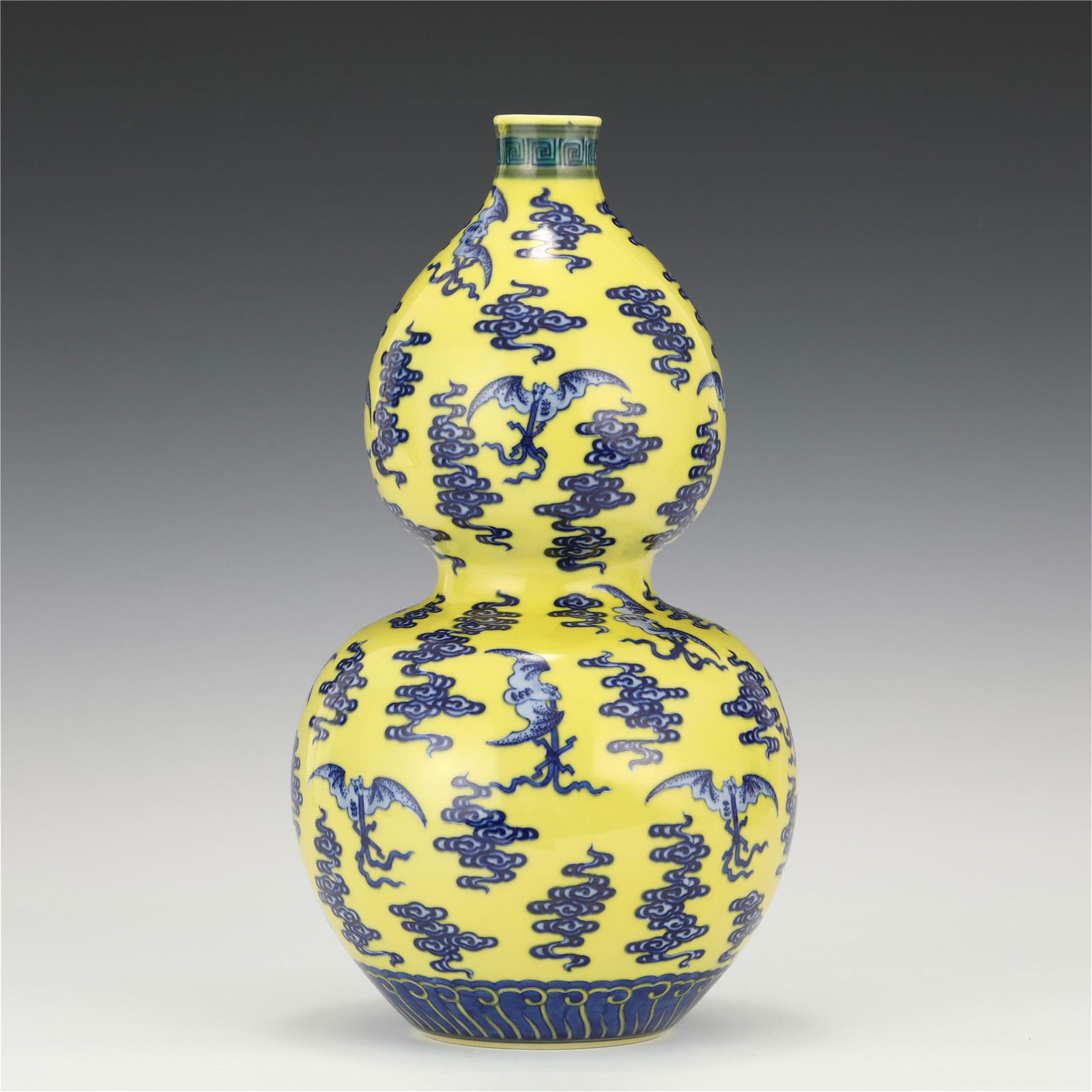 A CHINESE YELLOW GLAZED BLUE AND WHITE PORCELAIN (1 of 9)