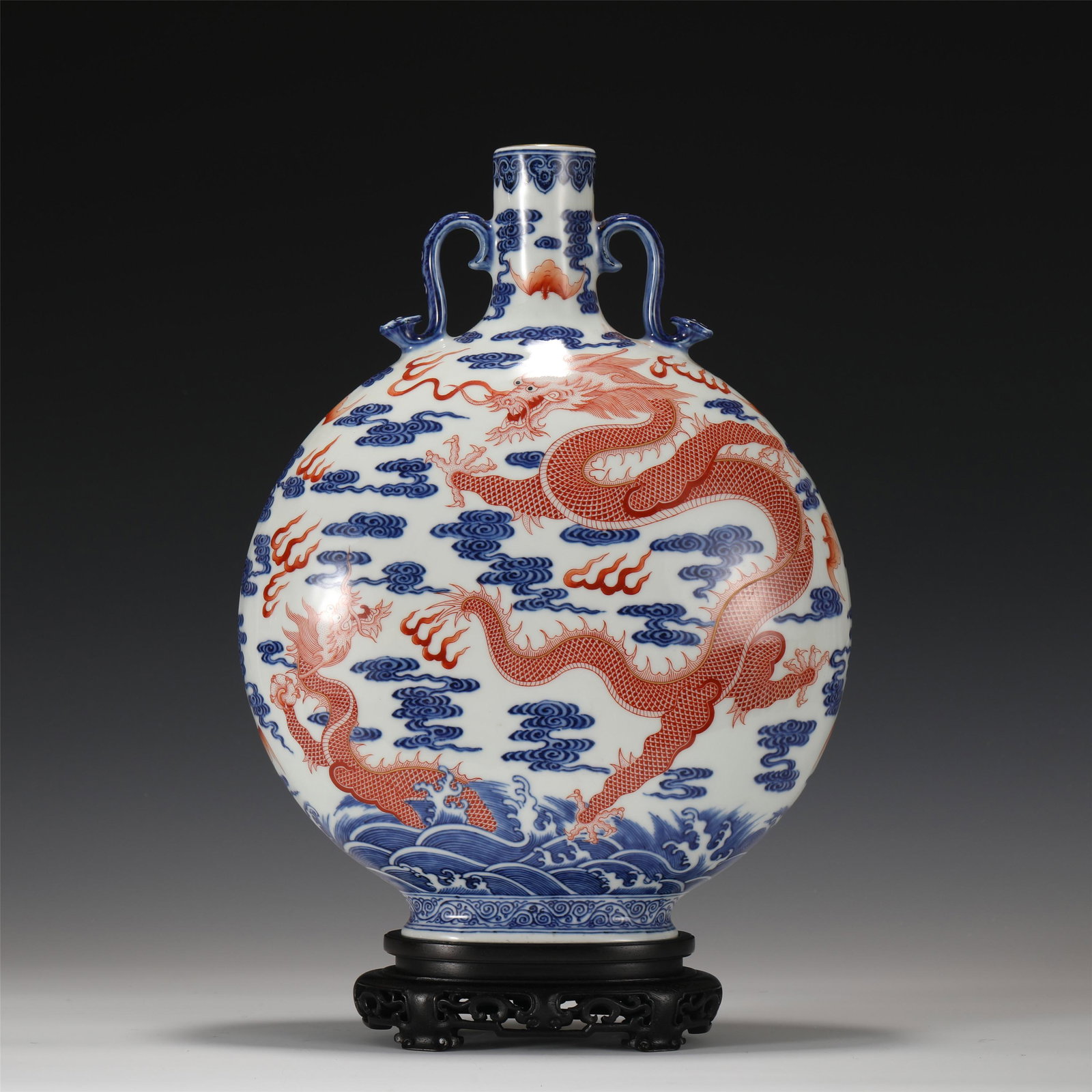 A CHINESE IRON RED GLAZED BLUE AND WHITE PORCELAIN: Provenance: From Estate of Jacob Wester of Smyrna, Delaware (August 1934 - February 4th, 2020) from Elizabeth, New Jersey, a USAF veteran serving in SAC during the Cold War. Engineer, Philanthropist, 