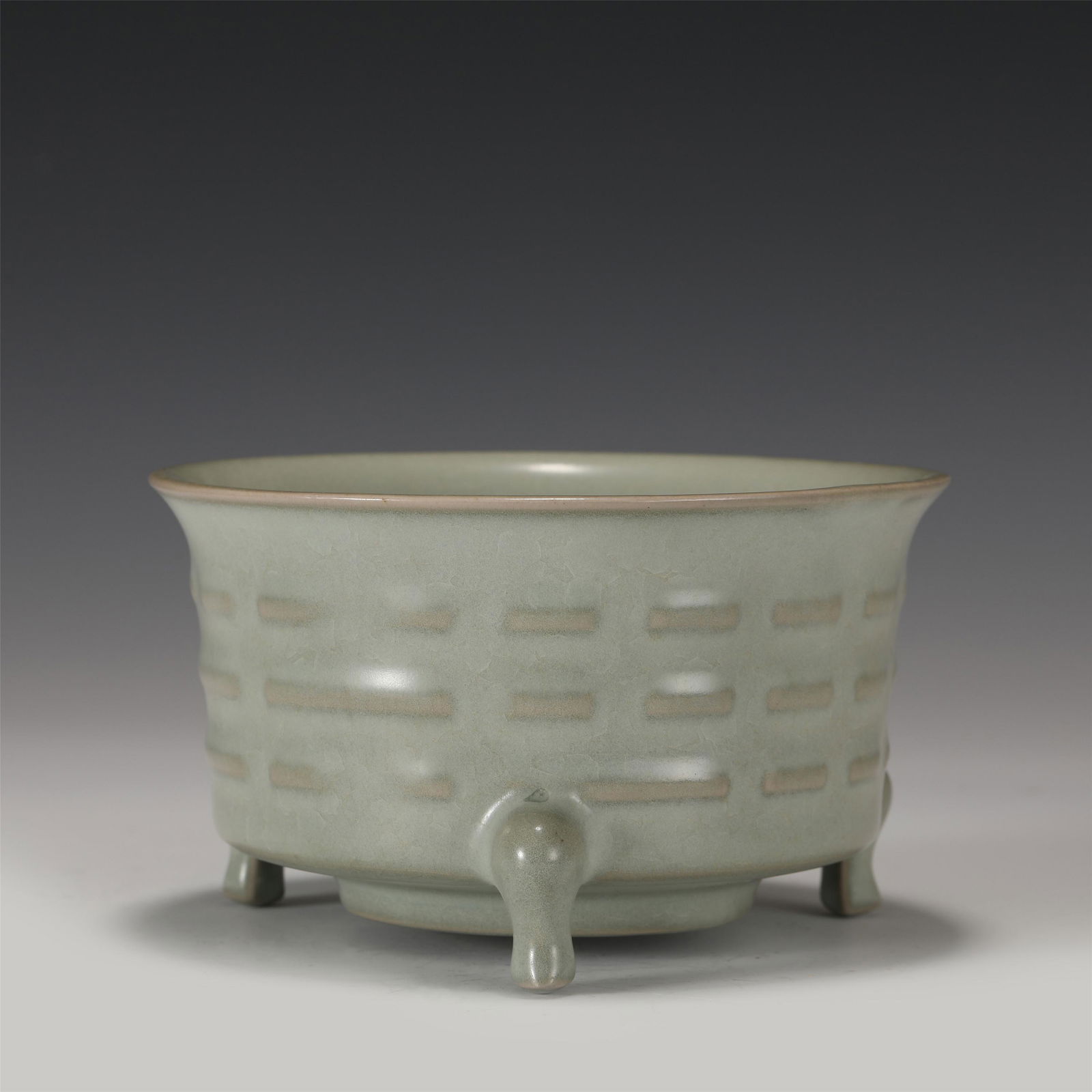 A CHINESE RU-TYPE GLAZED PORCELAIN TRIPOD CENSER (1 of 8)