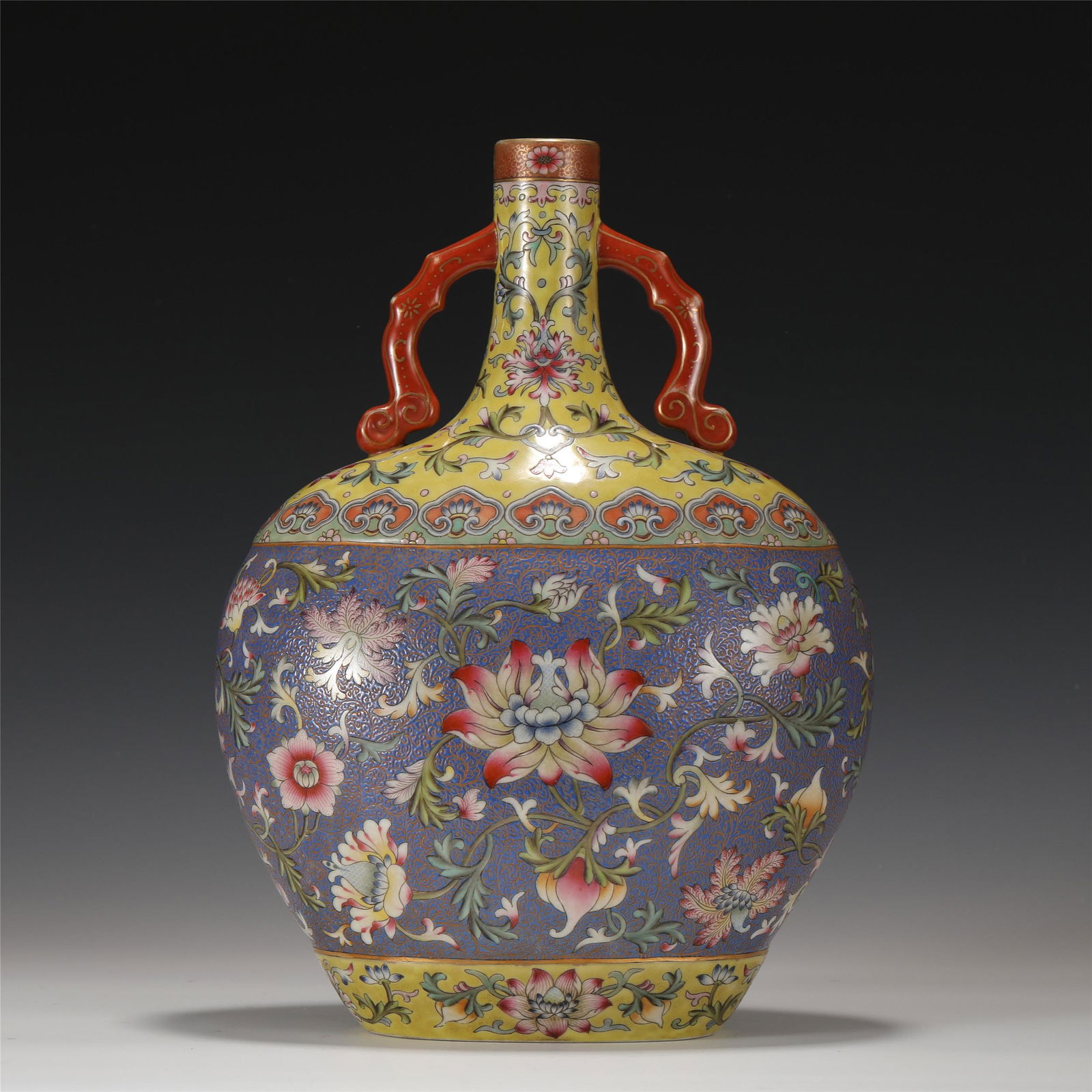 A CHINESE FAMILLE ROSE PORCELAIN FLASK MOON VASE (1 of 12)