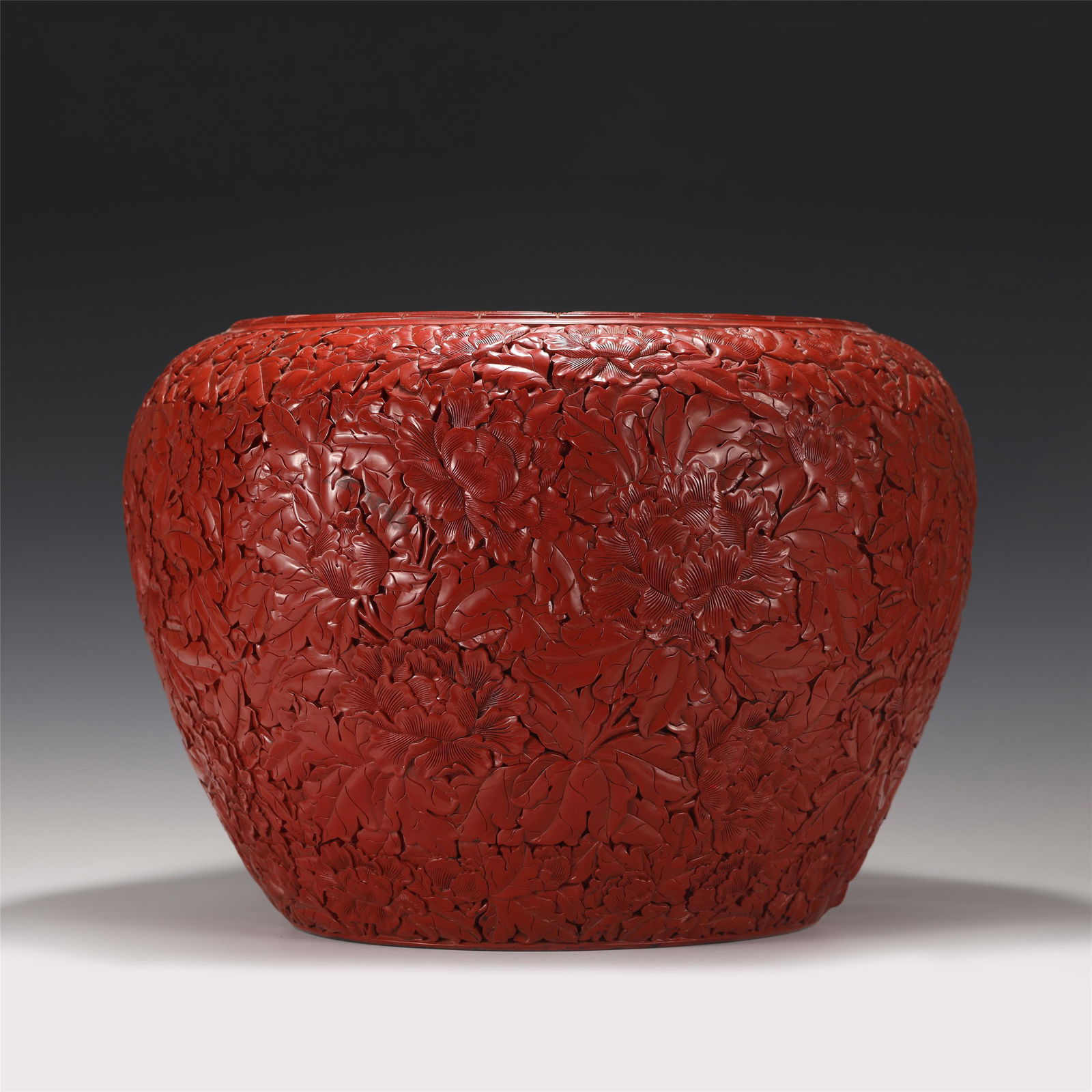 A CHINESE CARVED TIXI LACQUERWARE WATER BASIN (1 of 10)