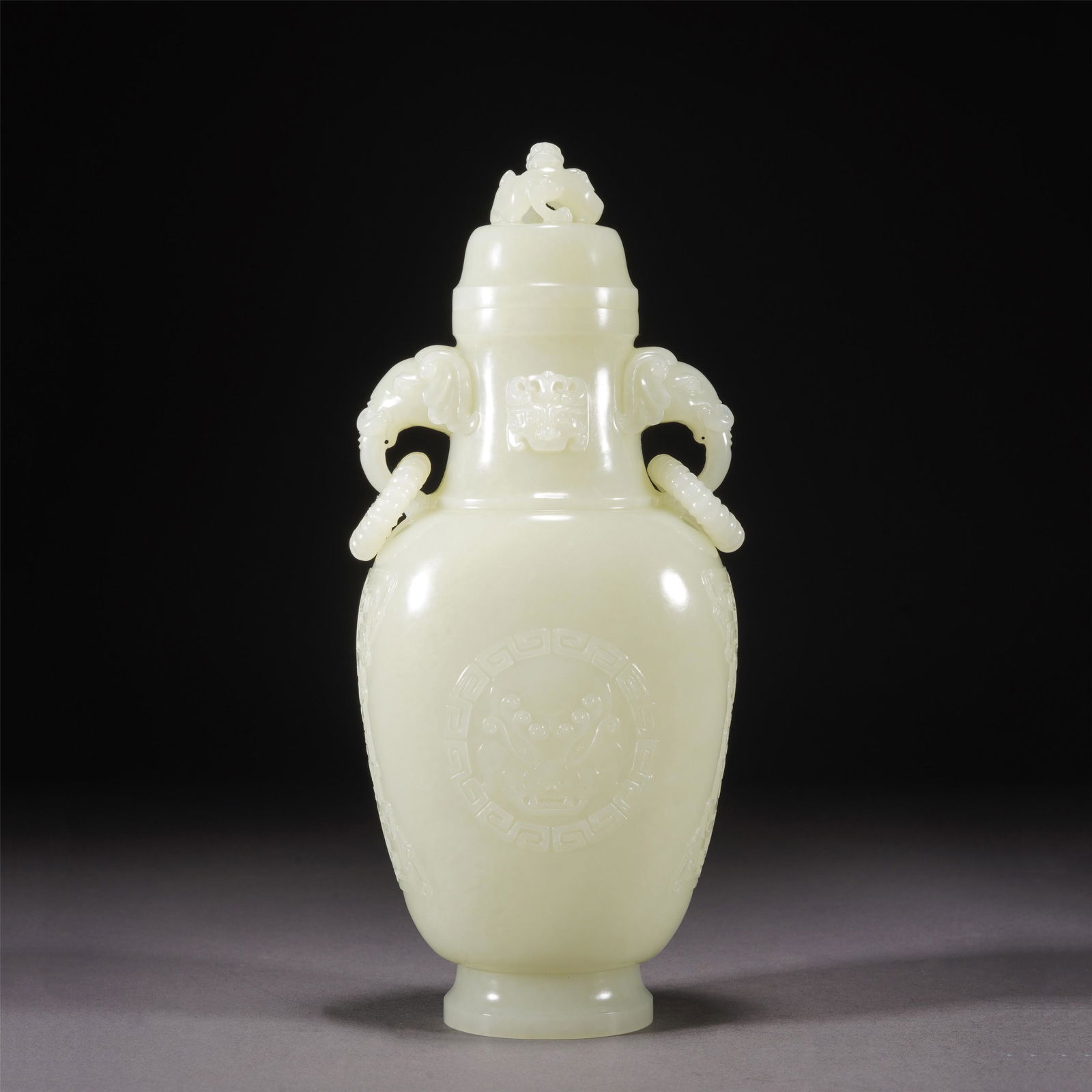 A CHINESE WHITE JADE VIEWS VASE WITH COVER (1 of 9)