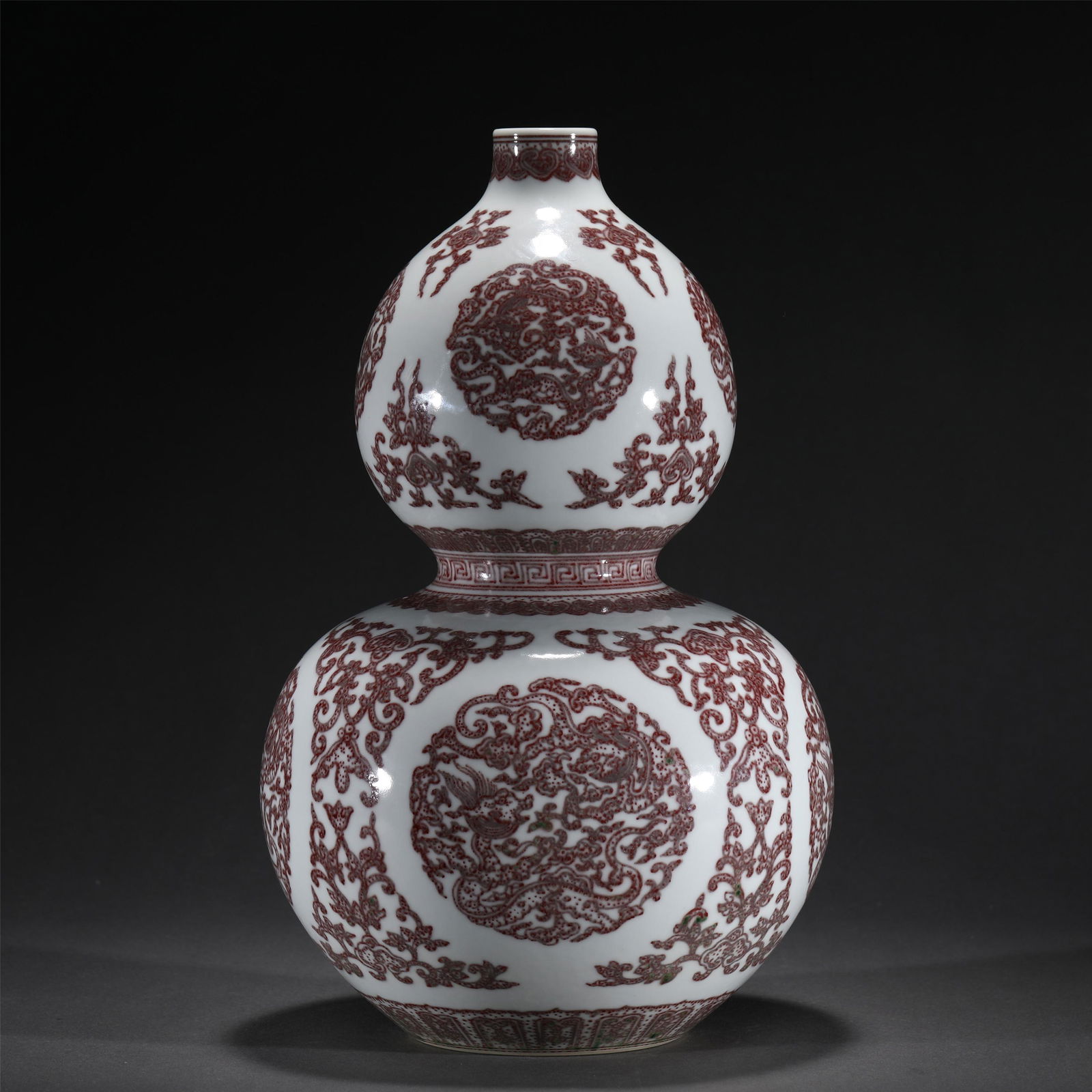 A RED UNDER GLAZE PORCELAIN DOUBLE-GOURDS VASE,QIANLONG (1 of 9)