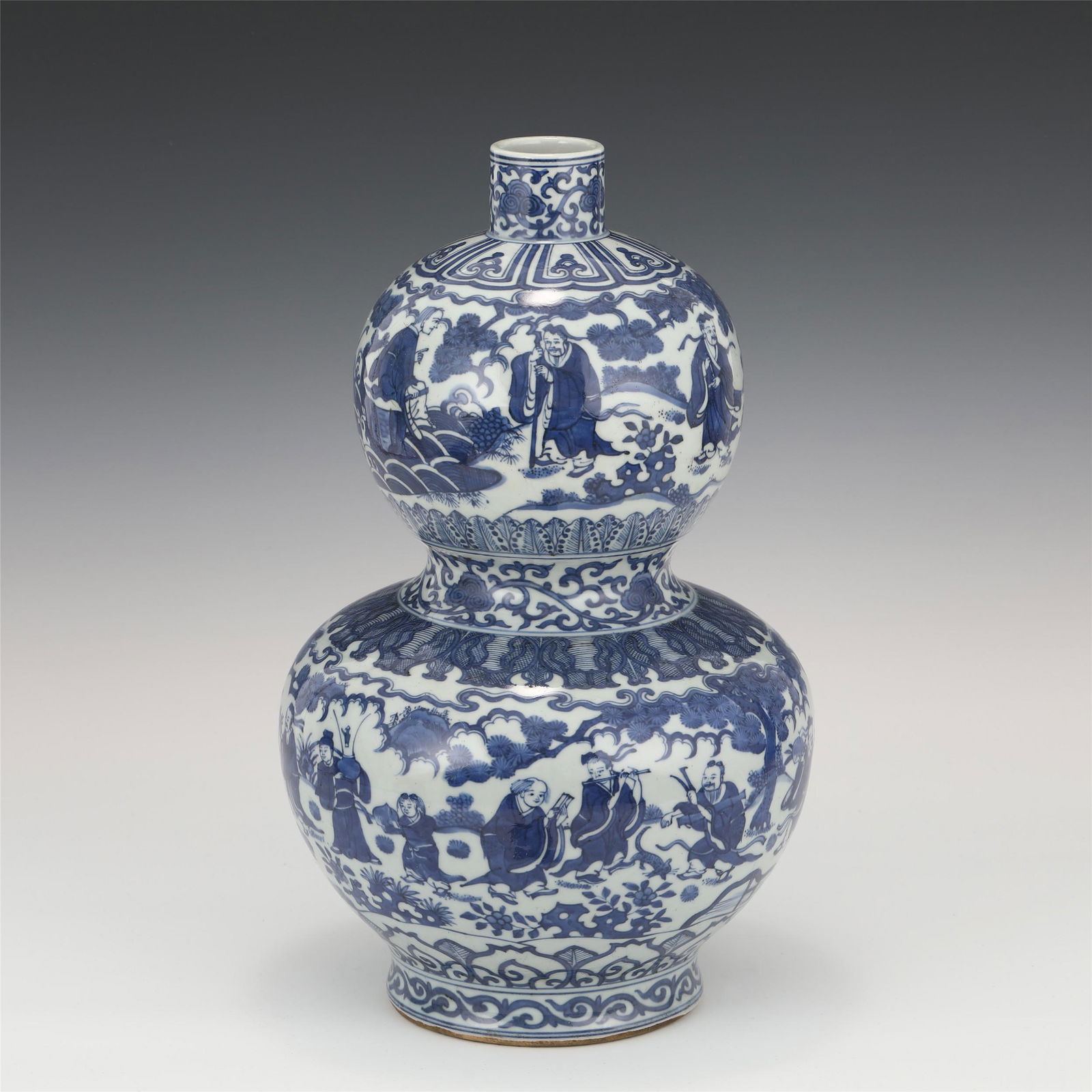 A CHINESE BLUE AND WHITE PORCELAIN DOUBLE-GOURD VASE (1 of 10)