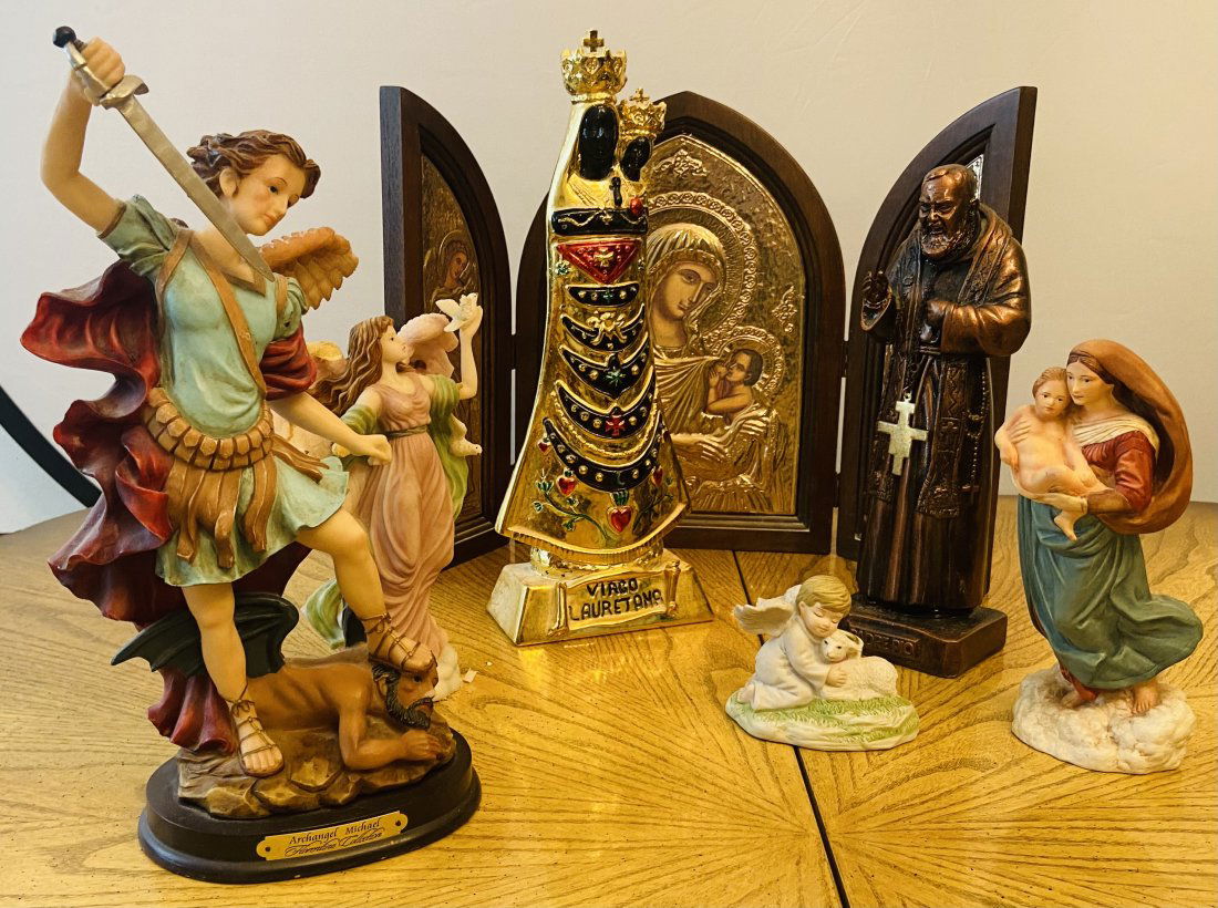 Vintage Religious figurines (1 of 8)