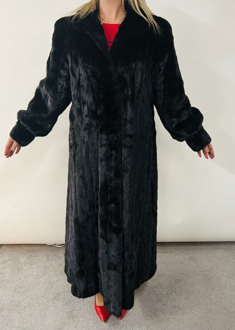 Mink Lady Fur Coat (1 of 6)