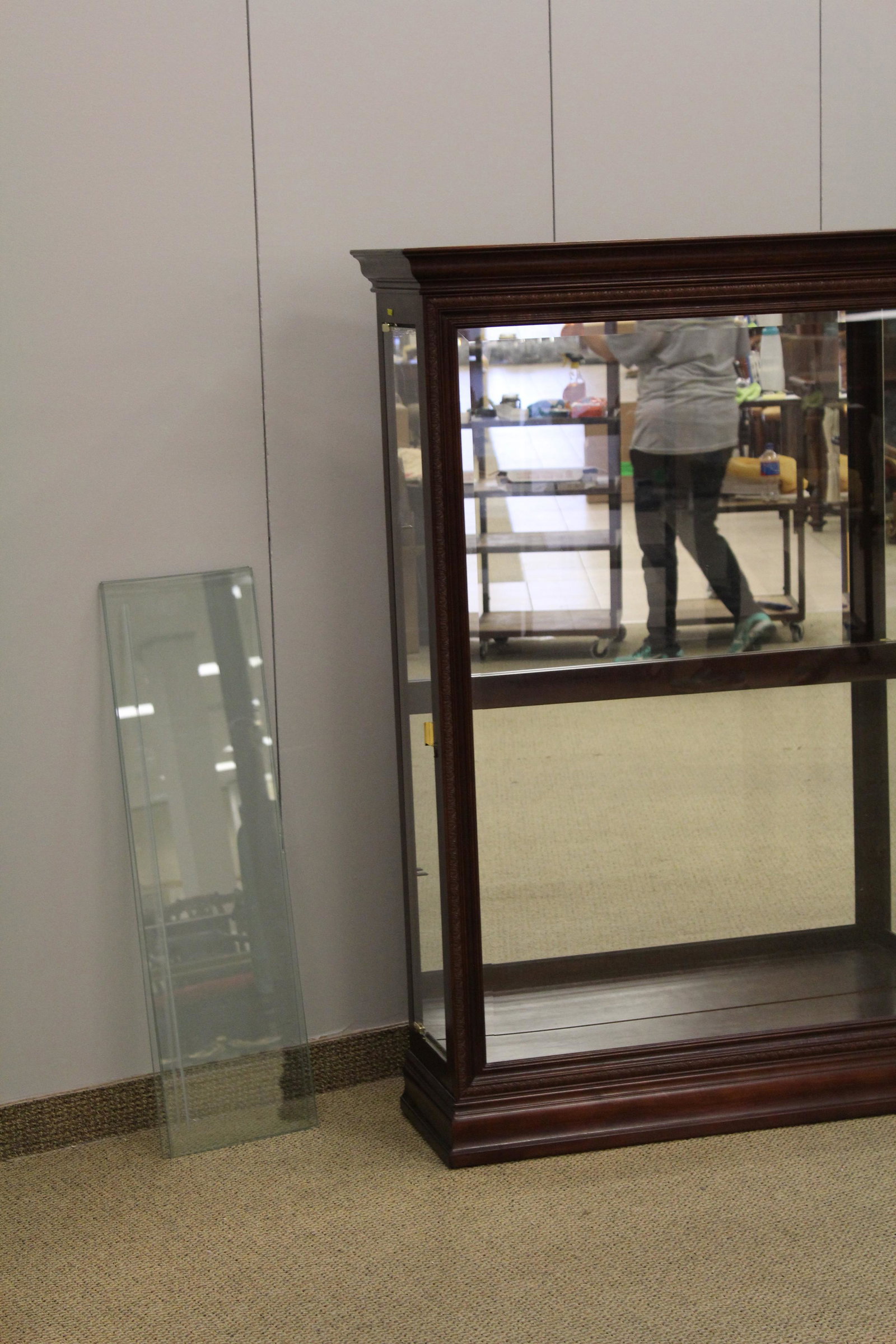 Howard Miller Illuminated vitrine cabinet: CONDITION NOTES: MEASUREMENTS: 60 1/4" x 44 1/2" x 14"