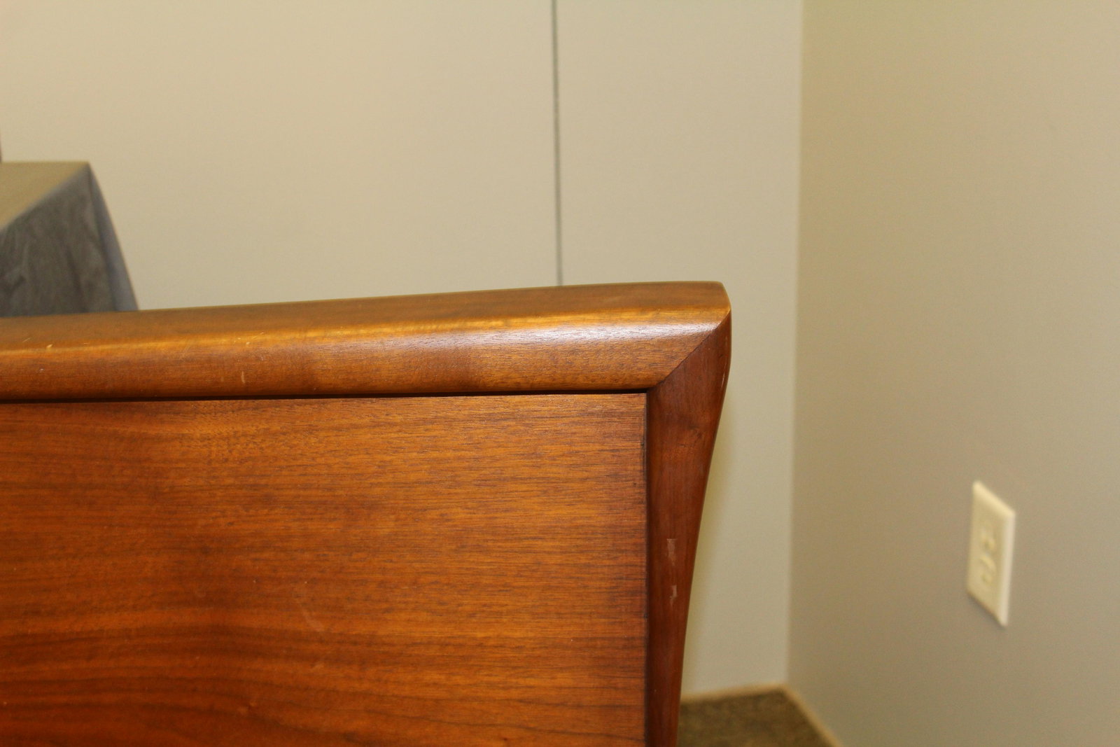 Mid Century Modern Headboard: CONDITION NOTES: MEASUREMENTS: 38" x 83 1/2" x 3 1/8"