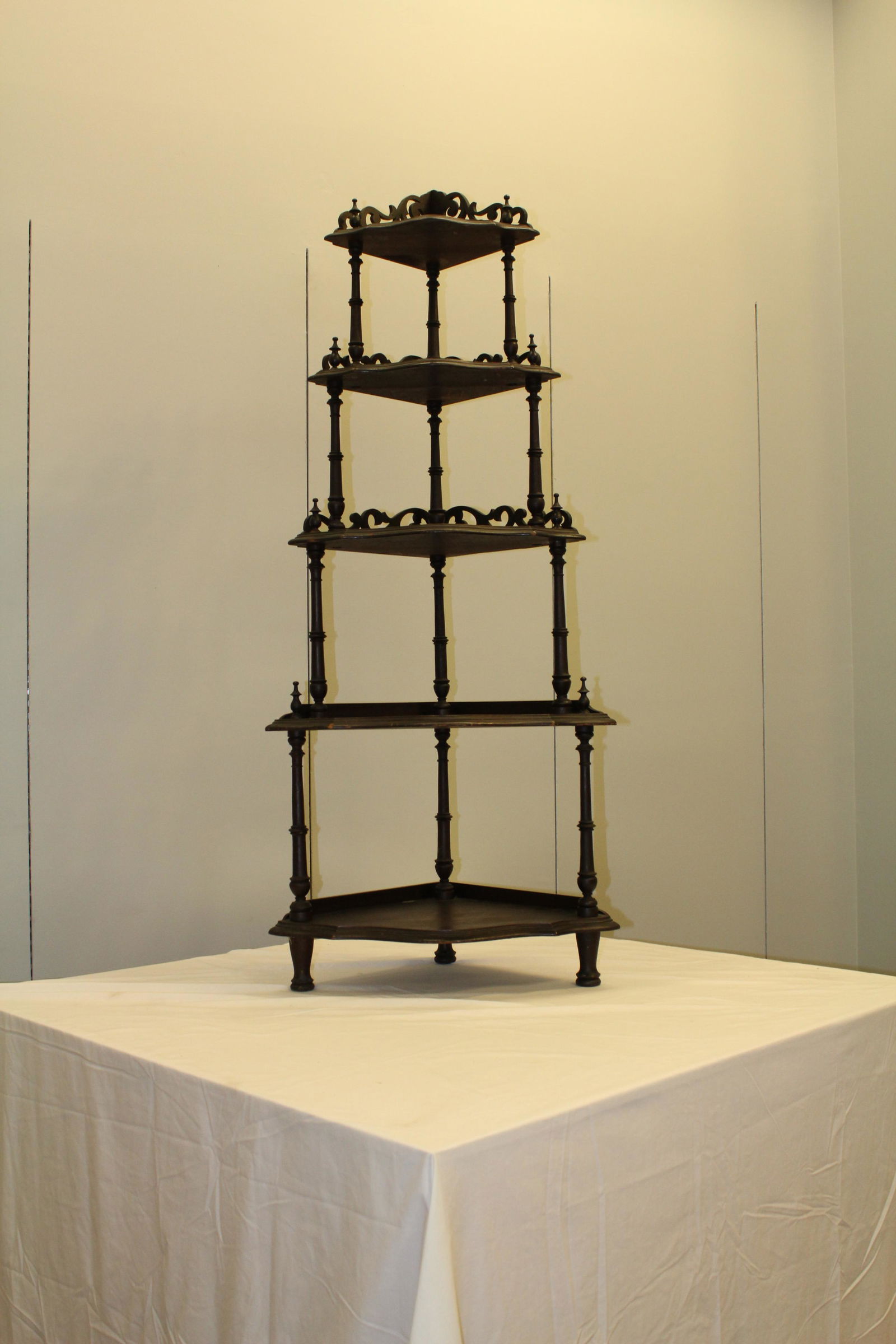 Victorian 5 tier corner Etagere (1 of 13)