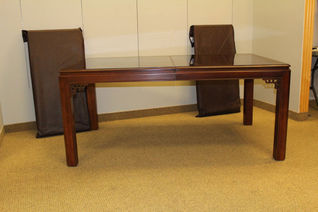 Drexel mahogany Ch. style extension dining Table (1 of 7)