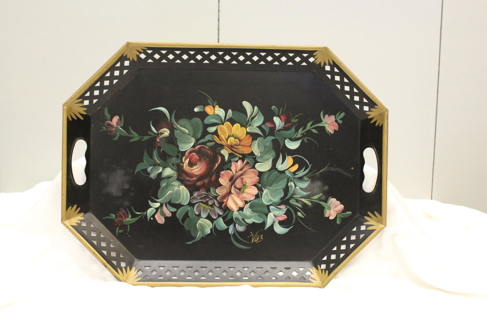Hand painted Tole Tray Floral Motif (1 of 8)