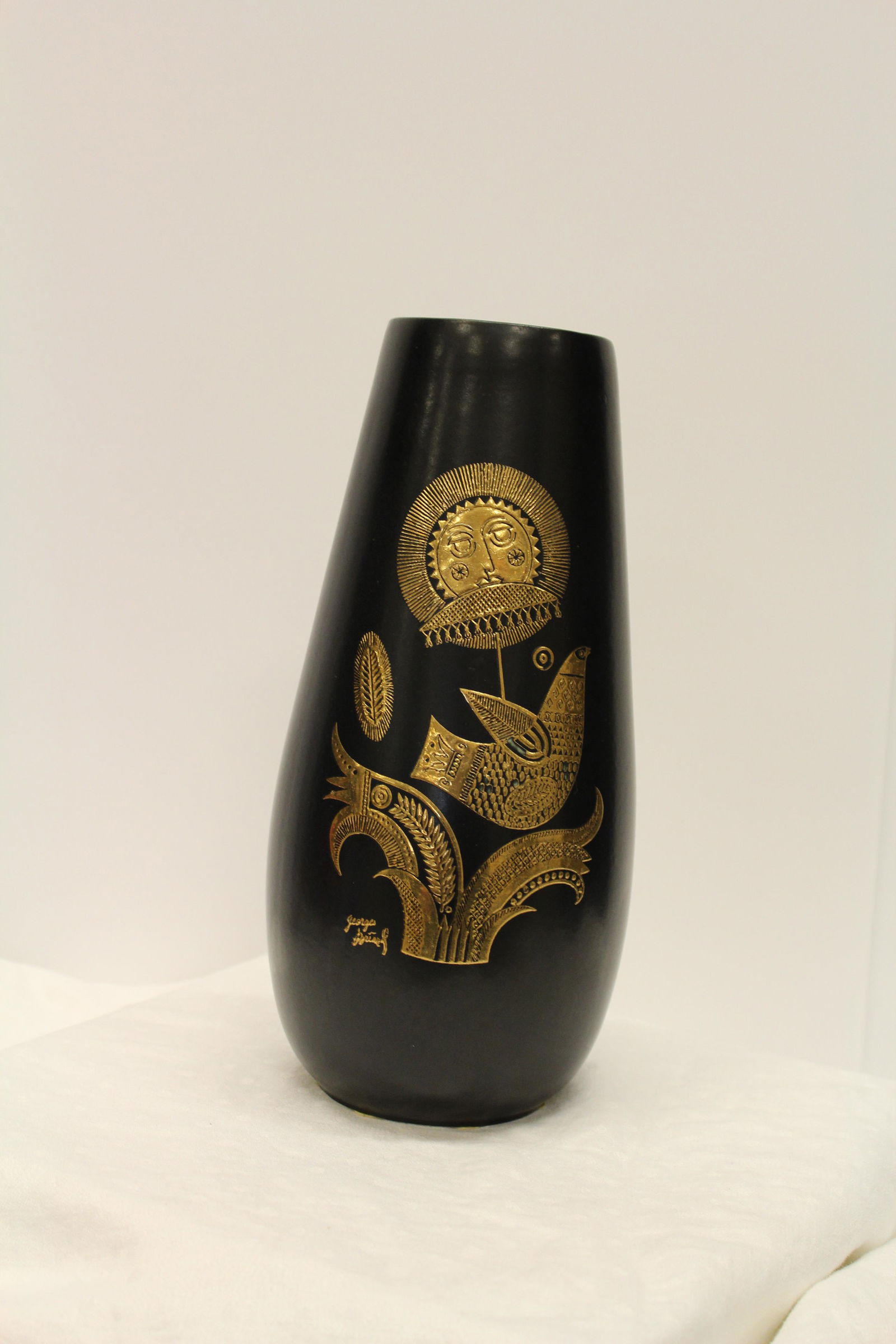 George Briard Porcelain Vase: CONDITION NOTES: MEASUREMENTS : 5 1/2" x 12 1/4"