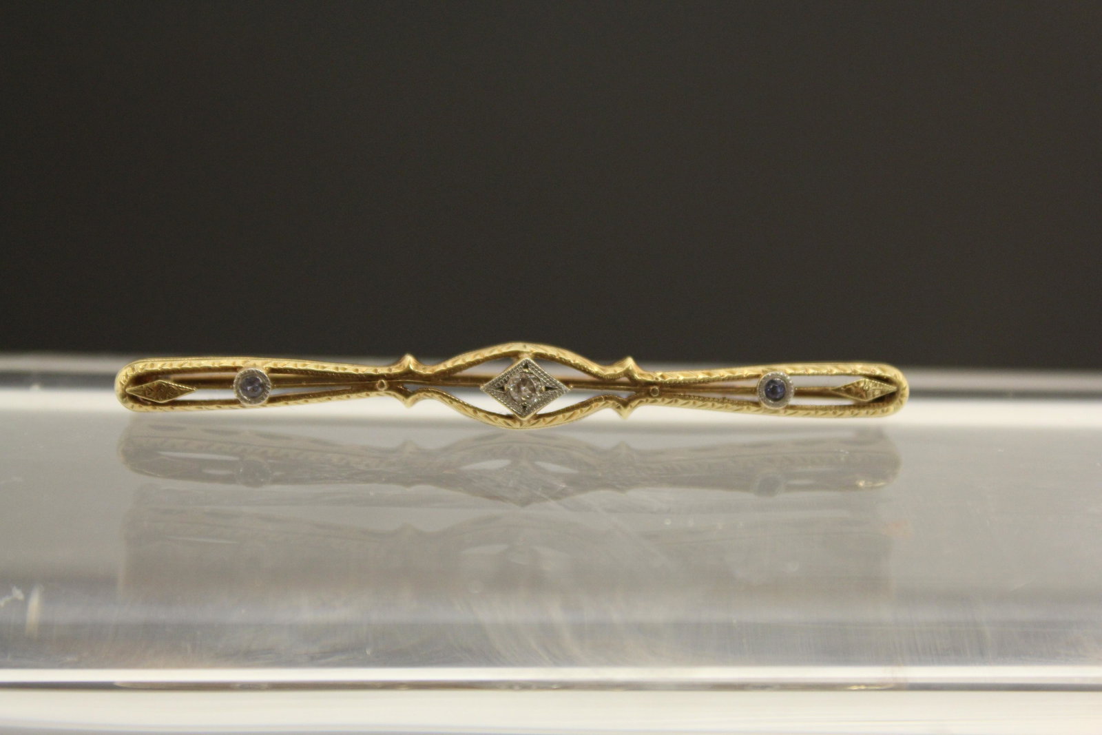 14K Edwardian Diamond Sapphire Pin 3.2g: 14K Edwardian Diamond Sapphire Pin 3.2g