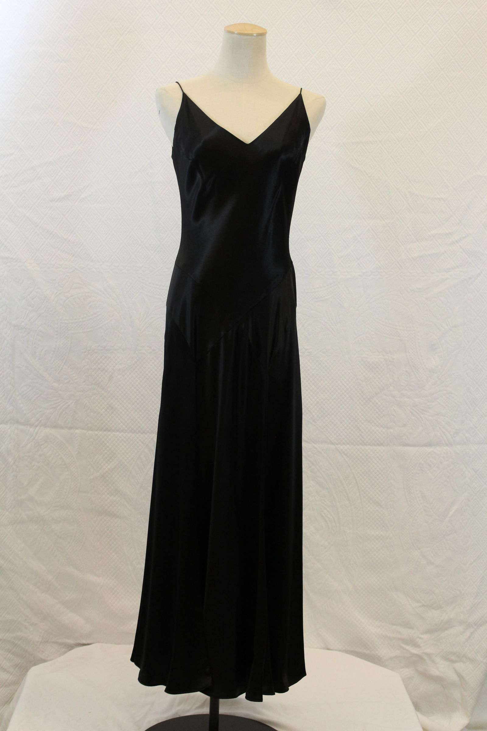 Carmen Marc Valvo Long Black Dress (1 of 5)