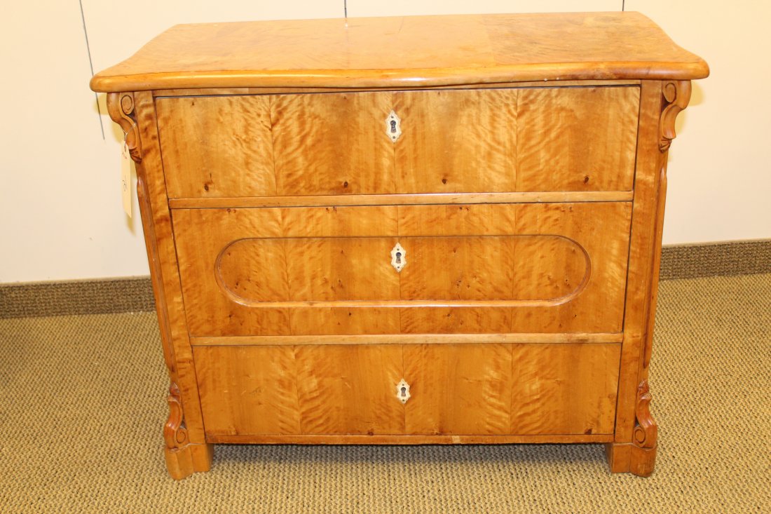 BIEDERMEIER Birchwood 3 Drawer Chest: see condition report