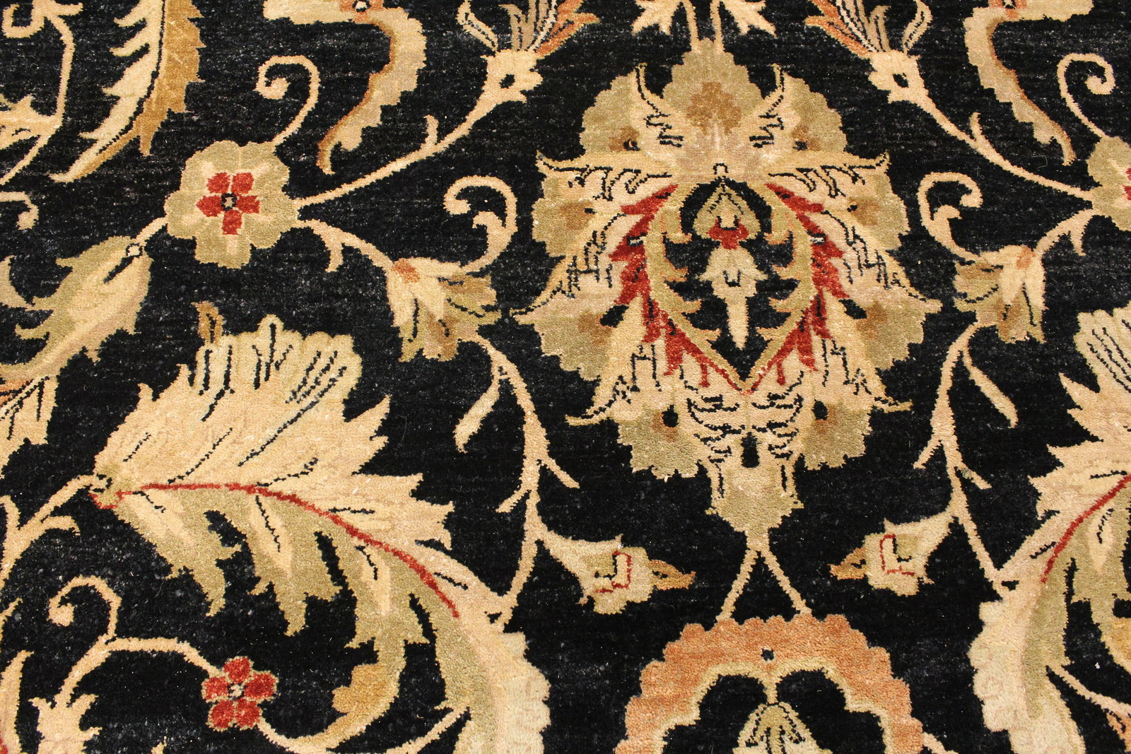 Contemporary Wool Carpet 119 x 168 (1 of 2)