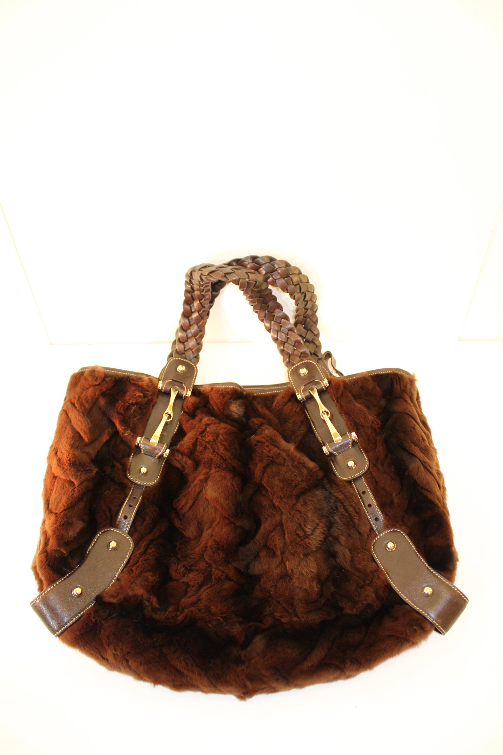 Authentic Gucci Fur Medium Pelham Bag Rabbit (1 of 3)