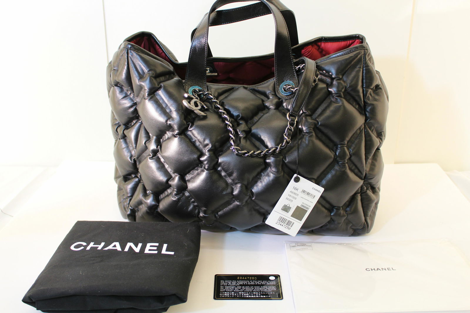 Authentic NWT CHANEL Leather Large Shopping 30CM (1 of 8)