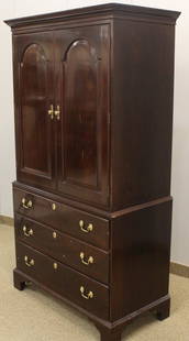 Stickley Gentleman's 3 Drawer Dressing Cabinet: L&JG Stickley