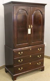 Stickley Gentleman's 3 Drawer Dressing Cabinet: L&JG Stickley