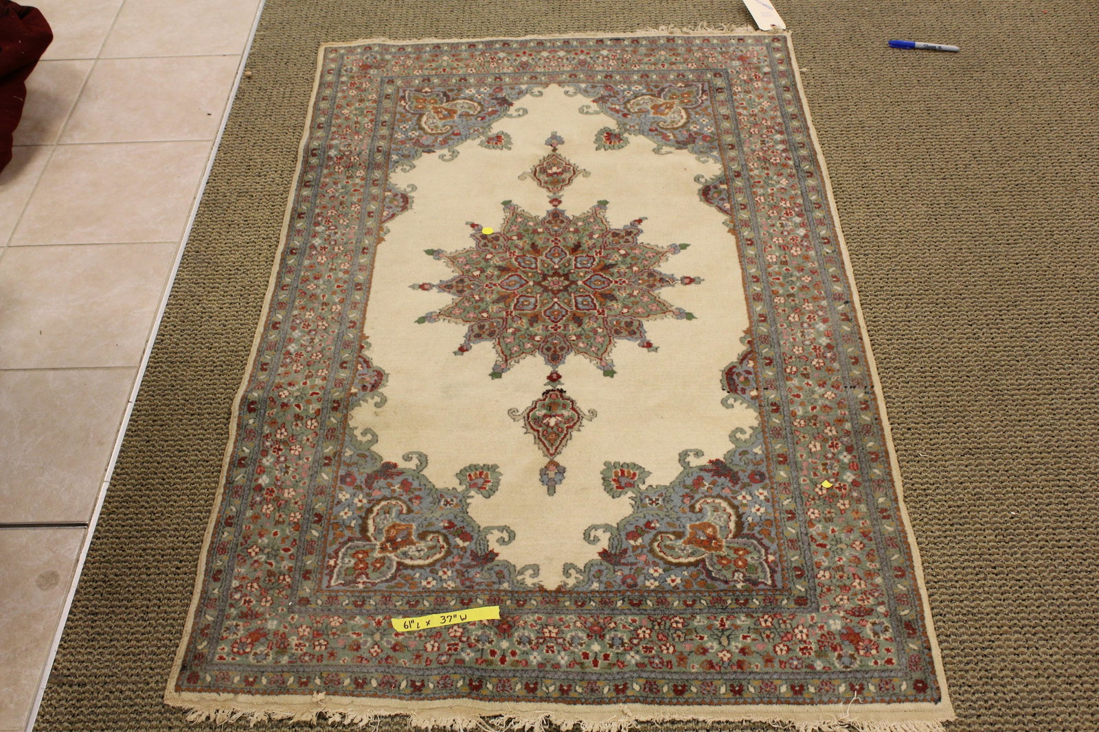 Hand Knotted Persian Farahan Style Rug: area rug