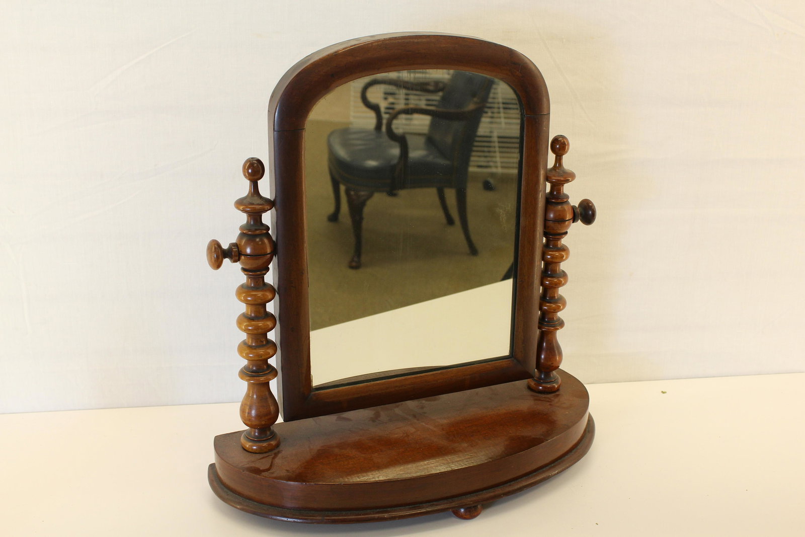Victorian Walnut Dressing Table Mirror: Typical form with turned supports