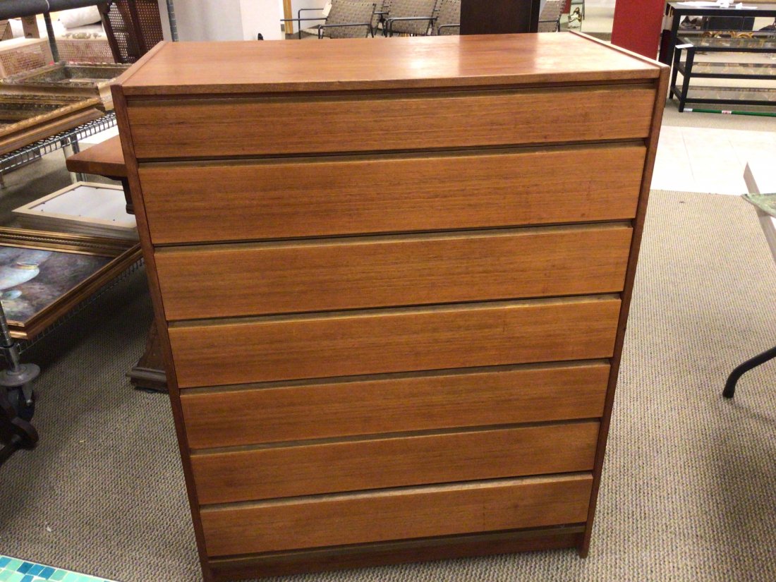 DANISH MID C TEAK TALLBOY DRESSER Vitze: Teak and Teak Veneer construction