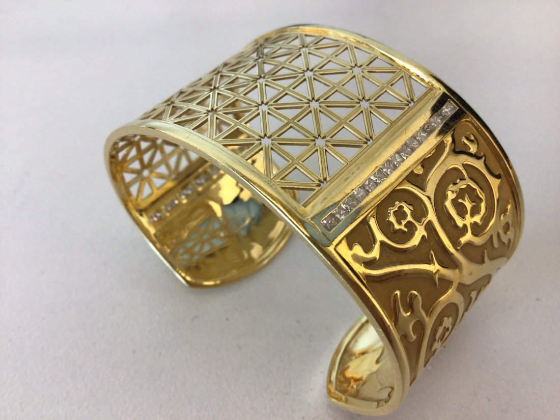 Carrera y Carrera 18K Cuff Diamond Bracelet (1 of 3)