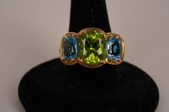 18K Blue Topaz Peridot Ring Size 6.5 (1 of 6)