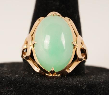 18K Gold Jade Ring (1 of 6)