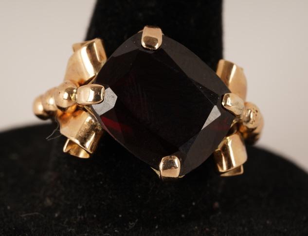 14K Garnet Ring (1 of 7)