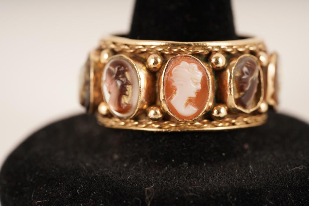 14K Gold Abalone Cameo Ring: Ring Size: 9.5; 9.3 grams total weight