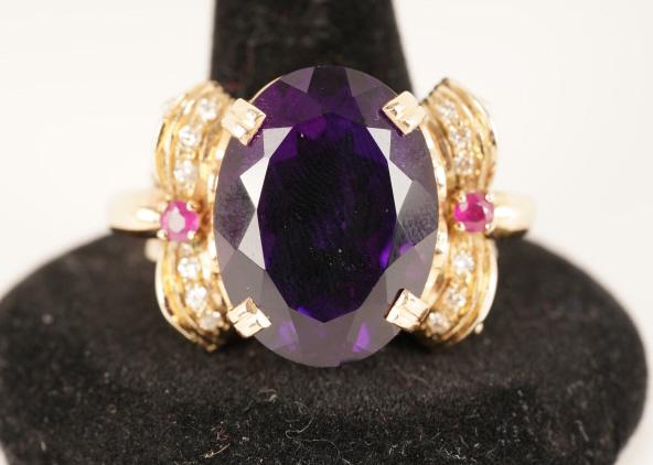 18K Gold Amethyst and Diamond Ring (1 of 7)