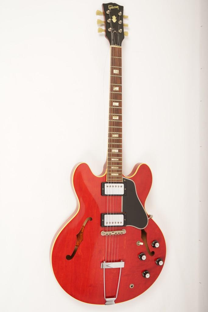 Gibson ES-335 TDC Guitar (1 of 11)