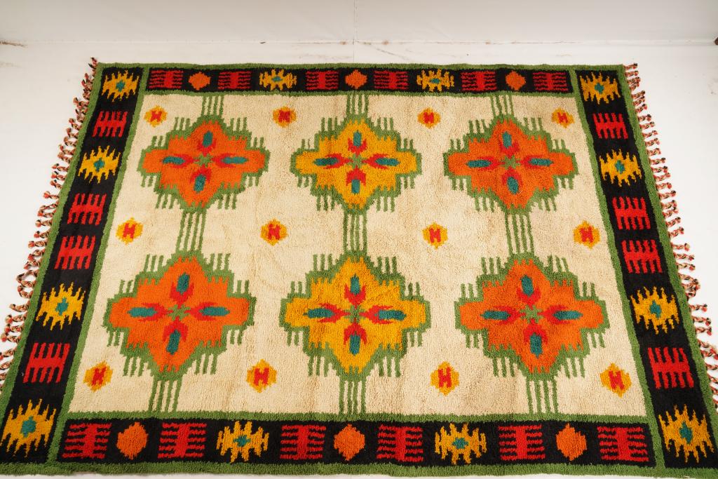 Portugal MidCentury Concepts Intl Warnock Wool Rug (1 of 5)