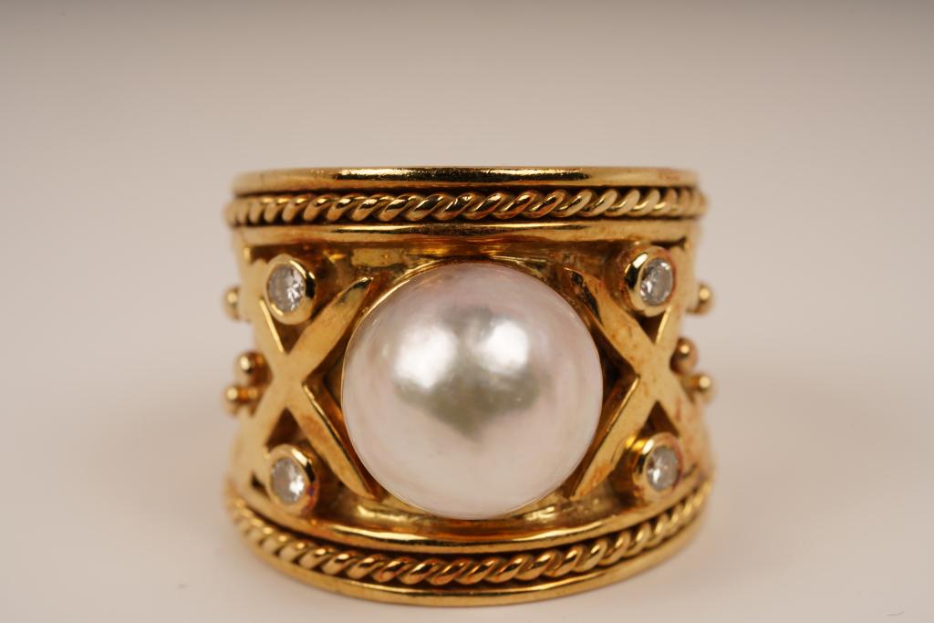 18K Gold South Sea Pearl Diamond Ring (1 of 5)