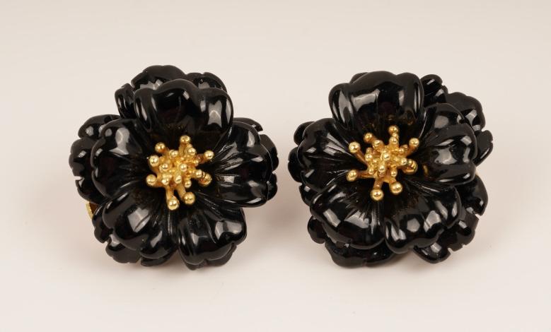18K Gold Polished Onyx Flower Earrings (1 of 5)