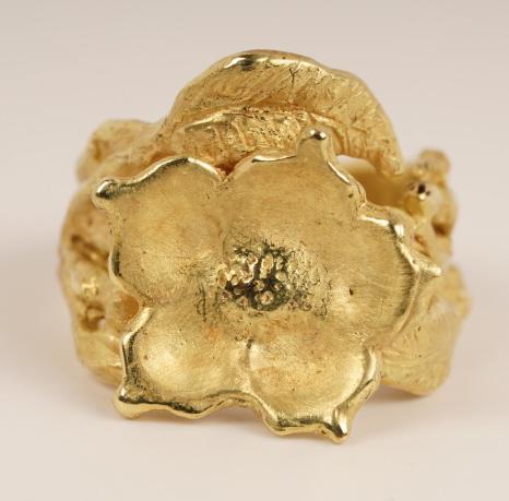 18K Gold Flower Ring Size 3.75 (1 of 5)