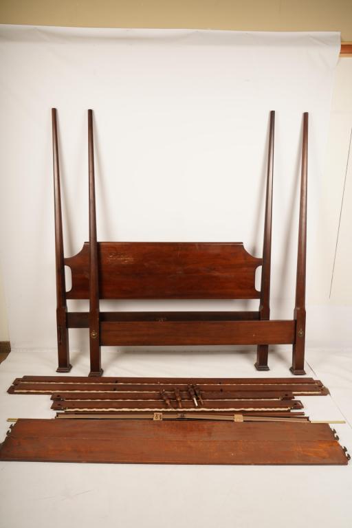 Queen Size Federal Style Pencil Post Bed (1 of 5)