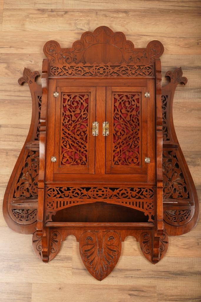 Late Victorian Walnut Hanging Cabinet (1 of 6)