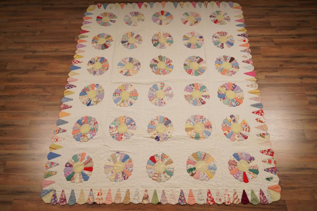 American Dresden Plate Patchwork Quilt (1 of 4)