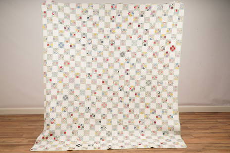 American Patchwork Quilt with Squares: American Patchwork Quilt