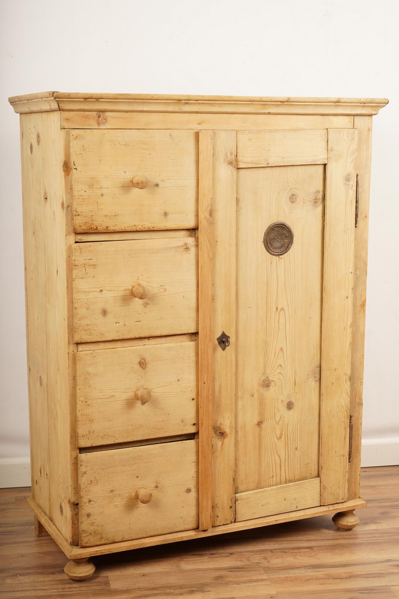 Pine 4-Drawer Vented Chest: H 53 x W 39.5 x D 18.25