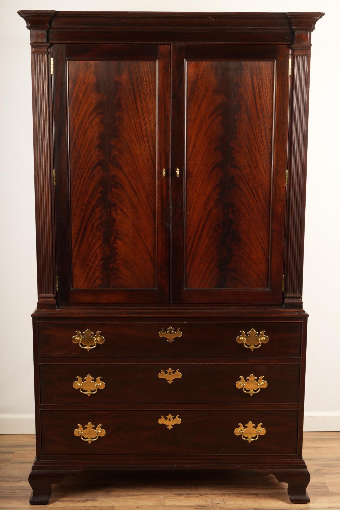 Stickley Williamsburg Georgian Style Linen Press (1 of 9)