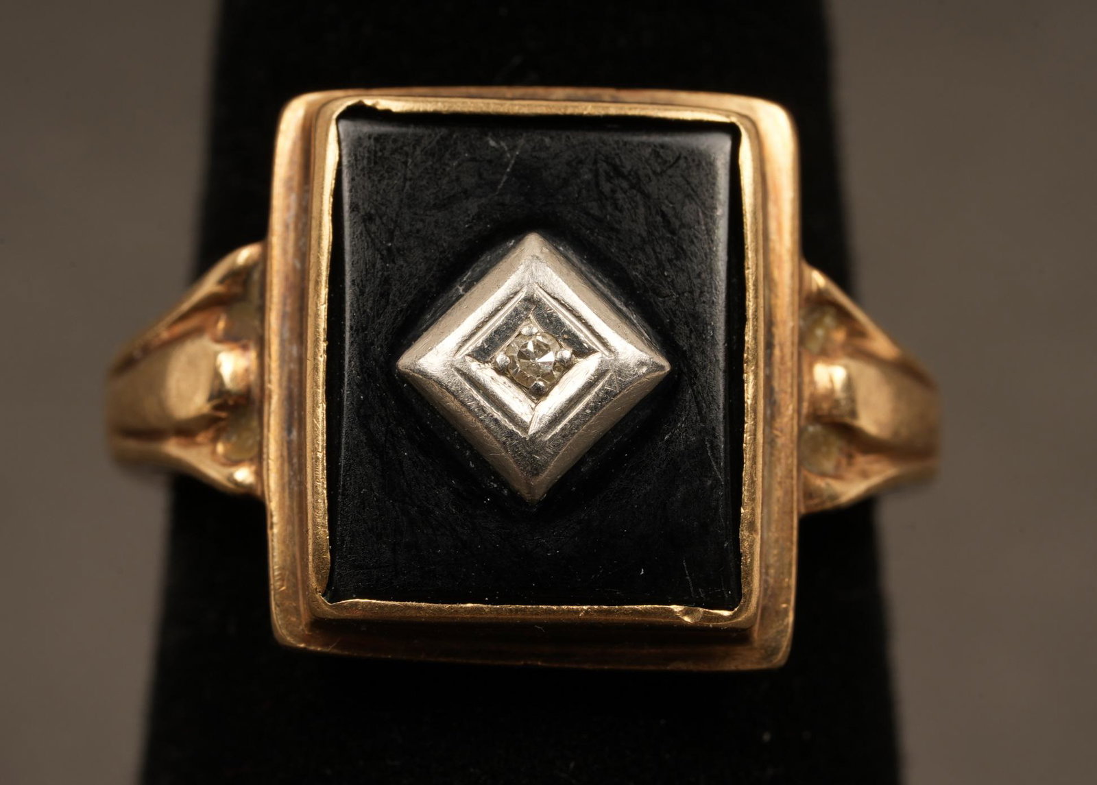 10K Gold Black Onyx Signet Ring Diamond (1 of 6)