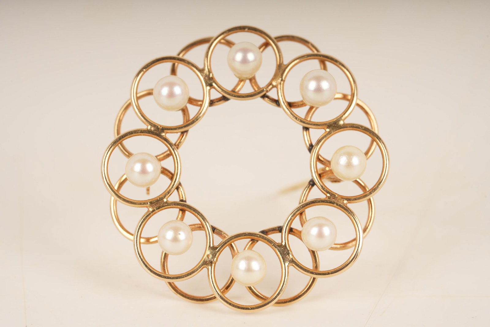 14k Gold Locked Circle Pearl Brooch (1 of 7)
