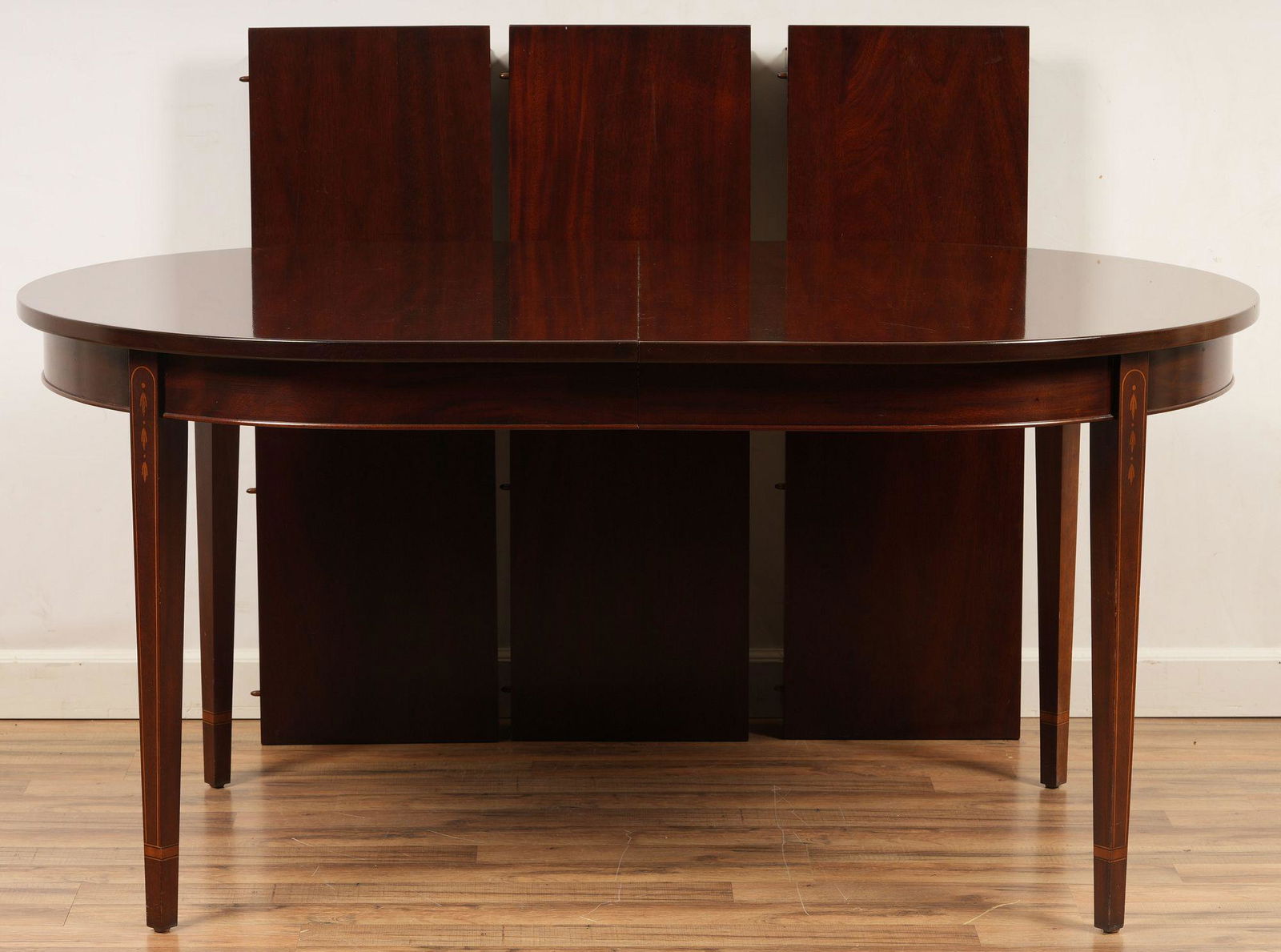 Kittinger Federal Style Inlay Extension Dining Table (1 of 8)